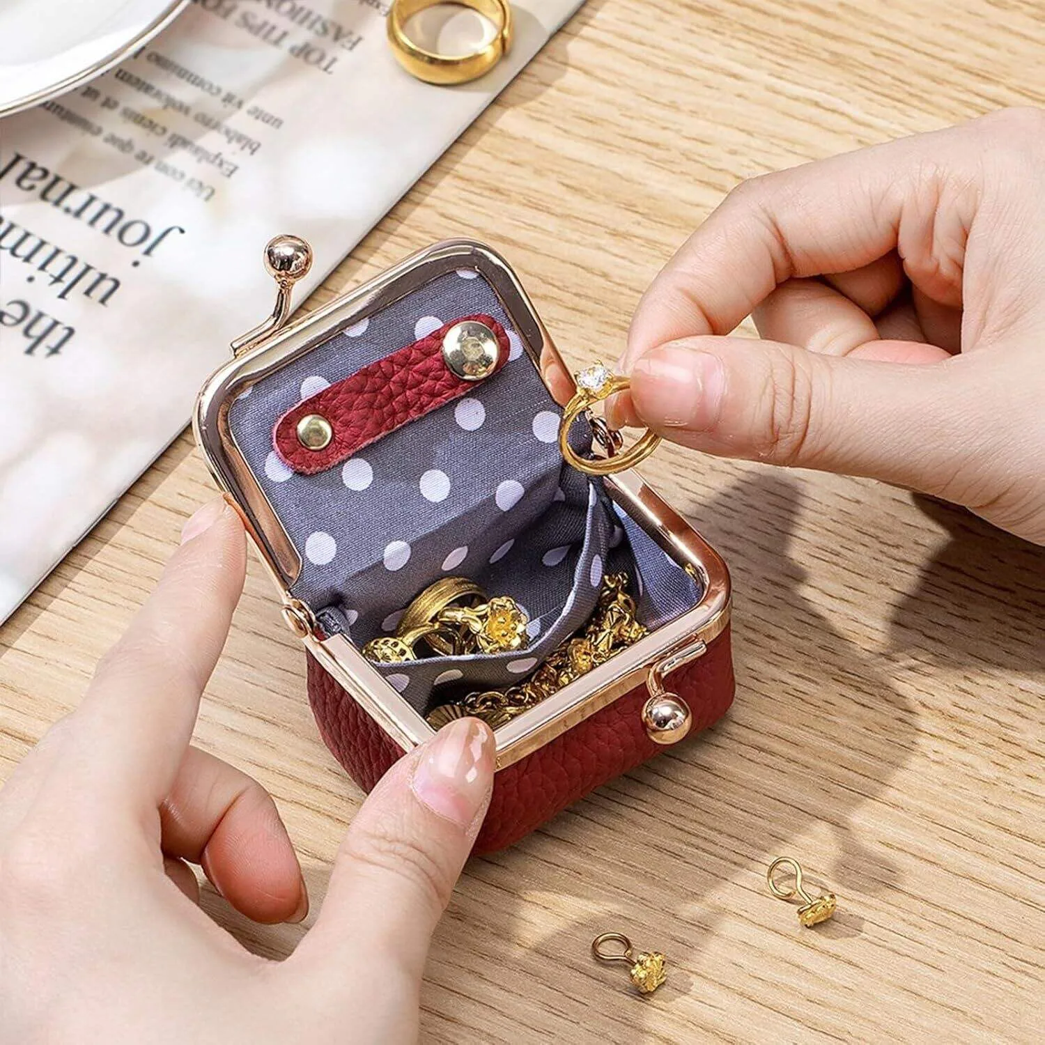 Generic Leather Mini Jewelry Box