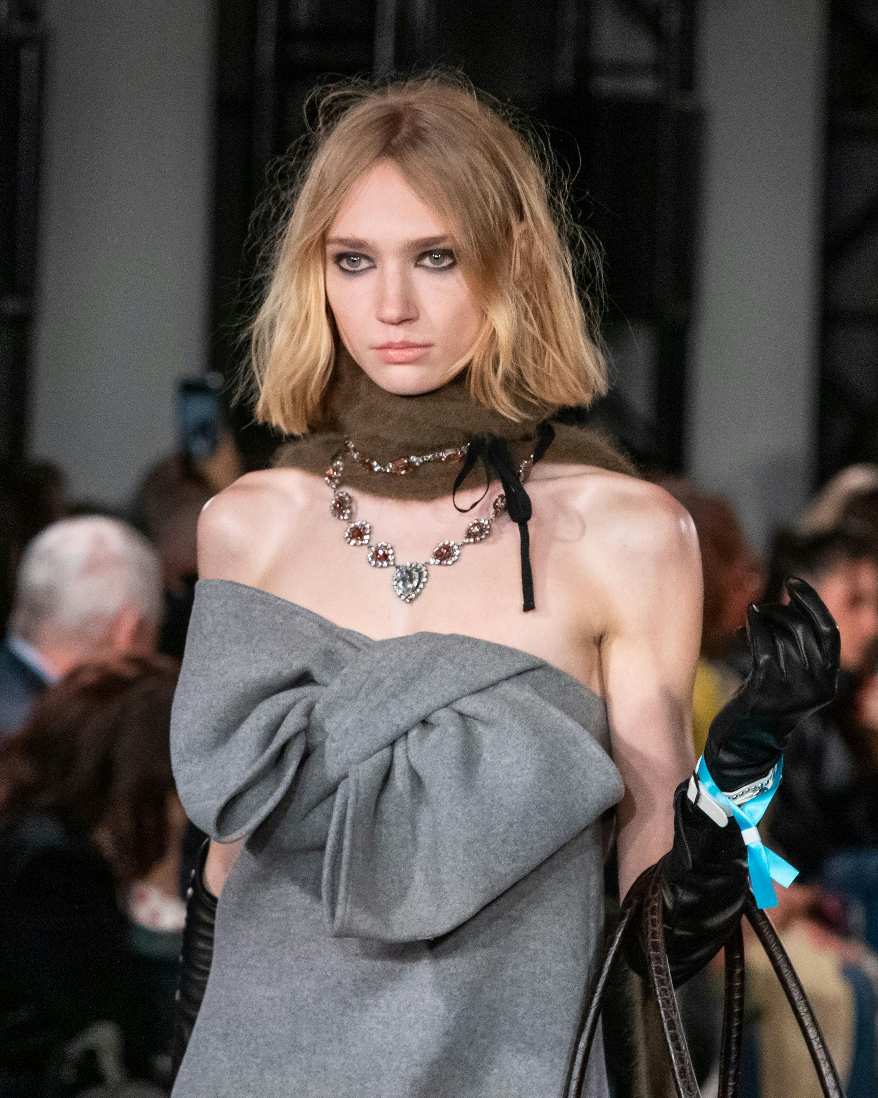 Messy Girl Beauty Trend 