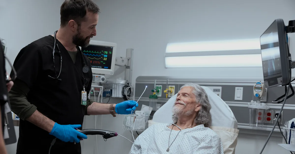 Help! I Can't Stop Pointing To 'The Pitt' Guest Stars & Saying "I Know Them"