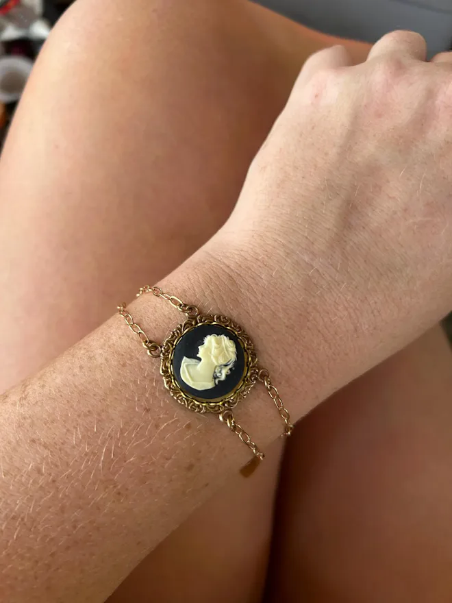 Cameo Chain Bracelet