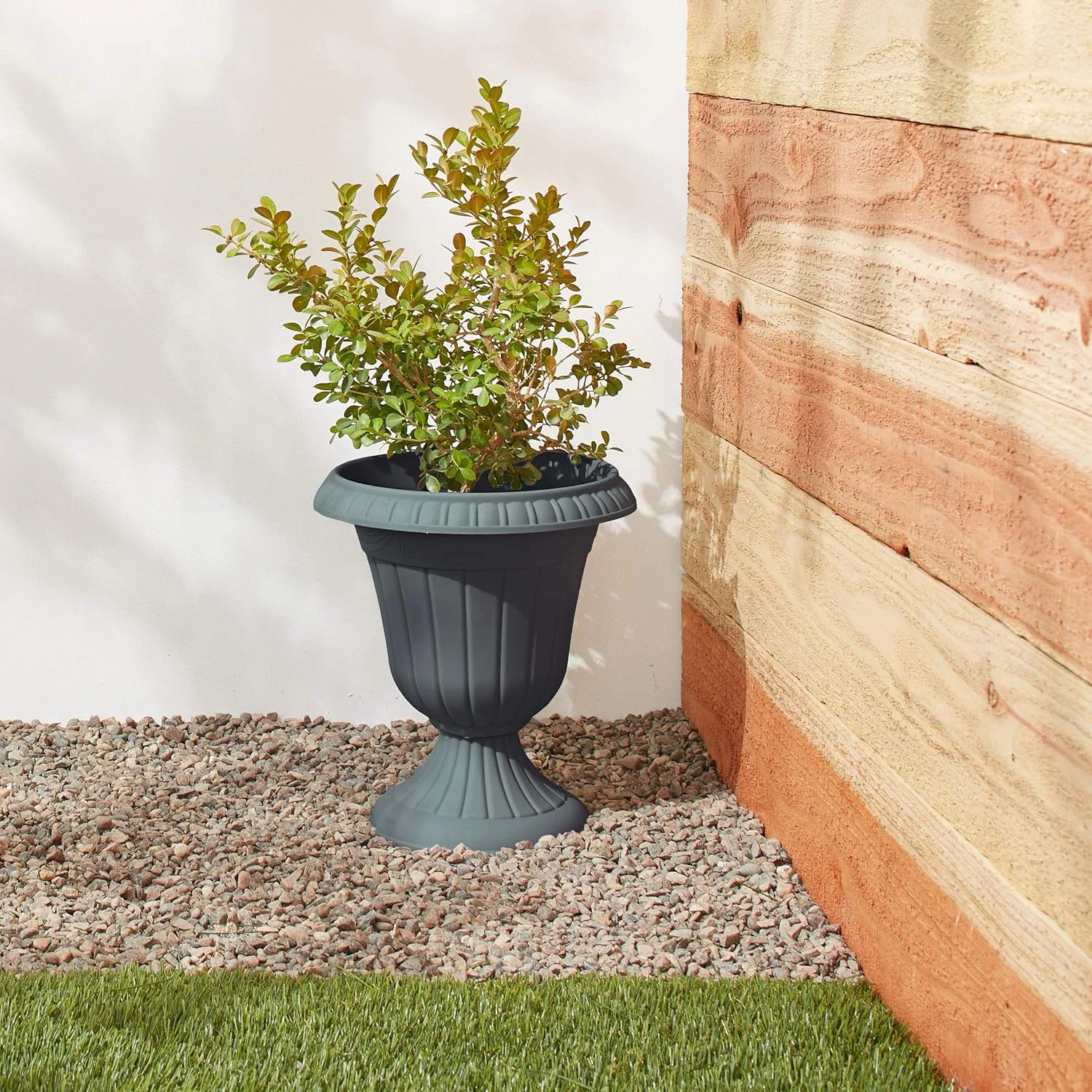 Arcadia Garden Products Urn Planter