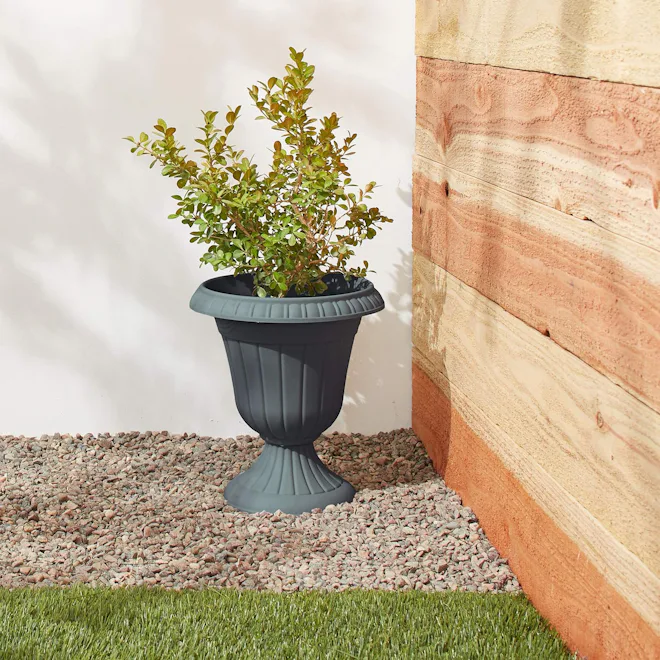 Arcadia Garden Products Urn Planter