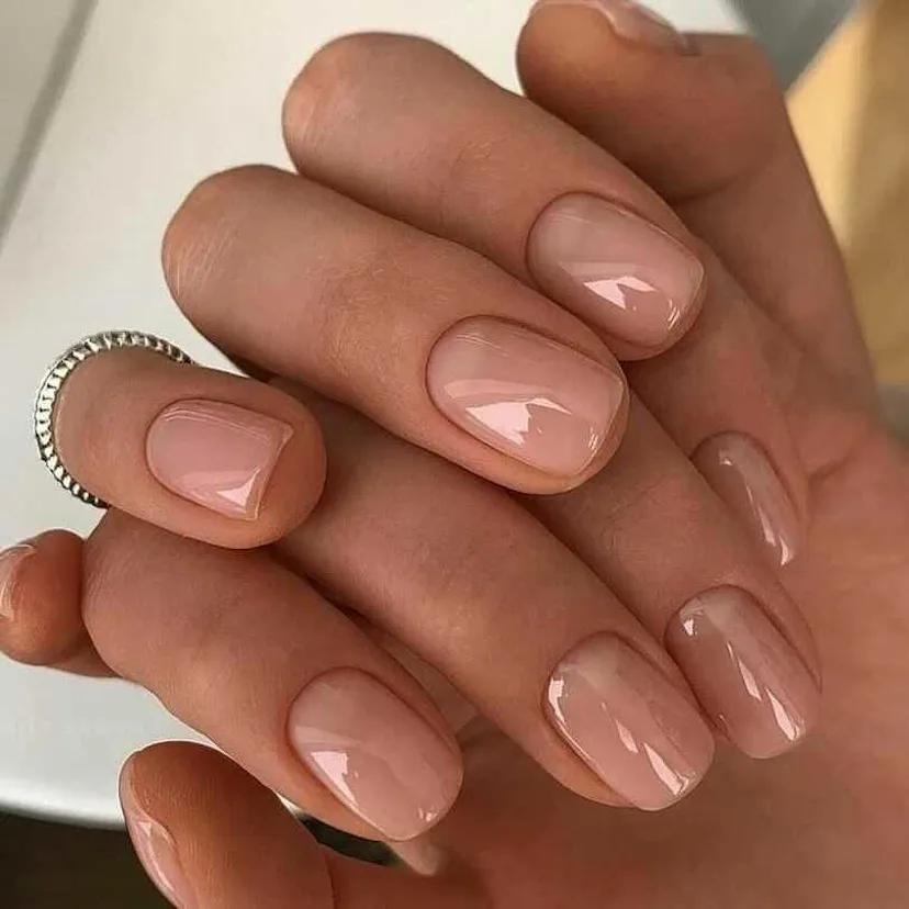 whisper minimalist nails