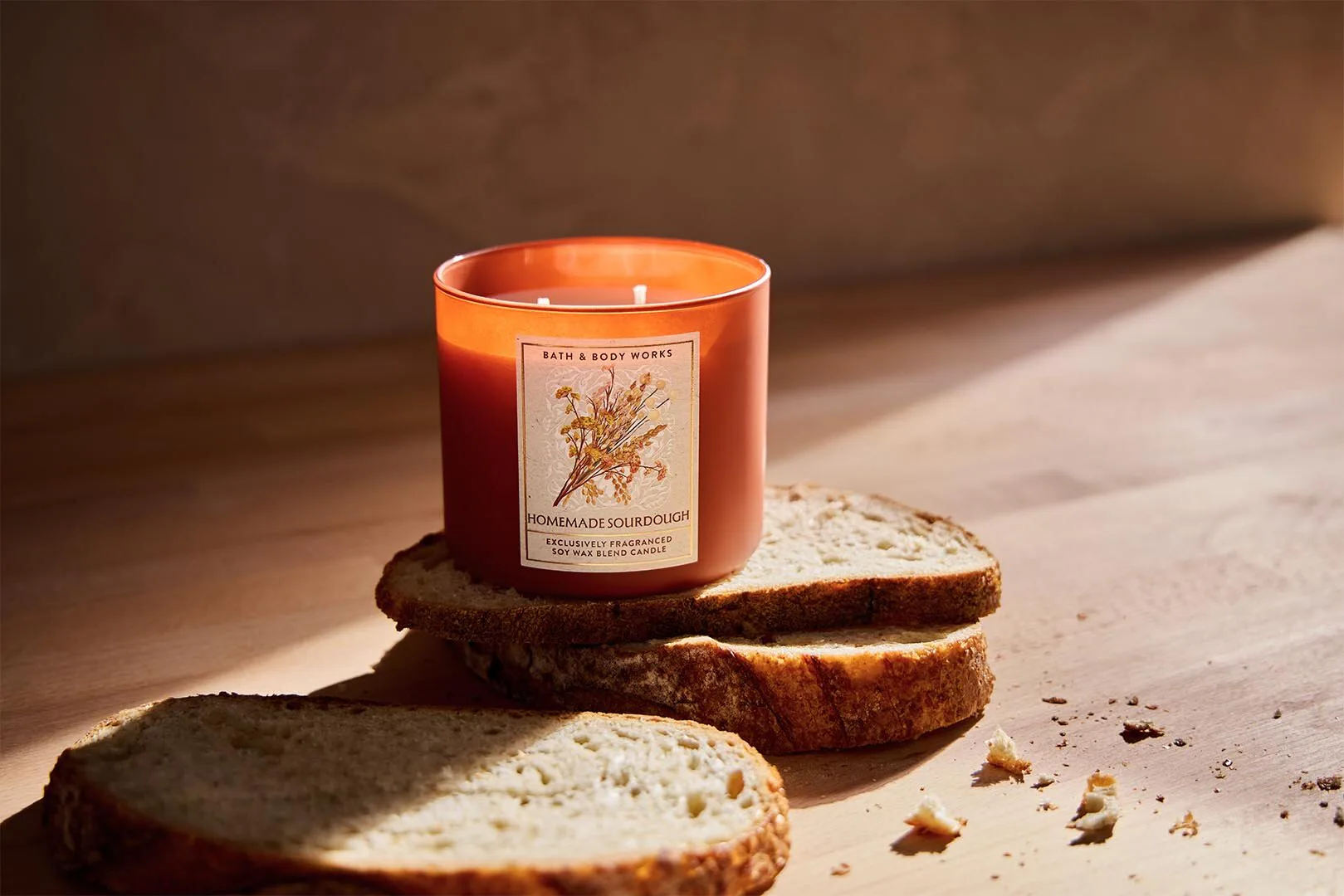 I tried Bath & Body Works' sourdough bread candle because of Taylor Swift. 