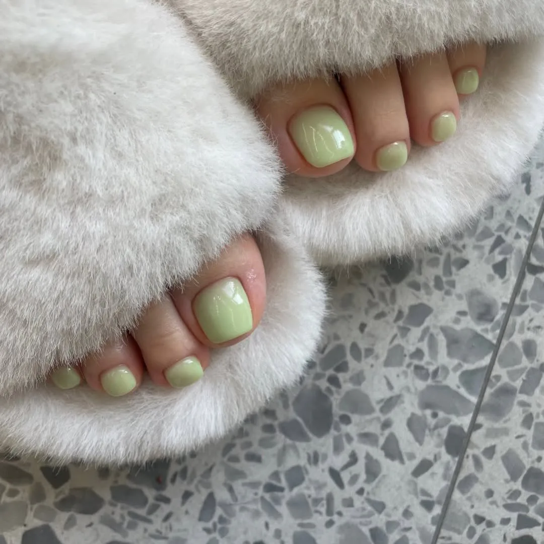 11 Spring 2026 Pedicure Trends Taking Over Sandal Season