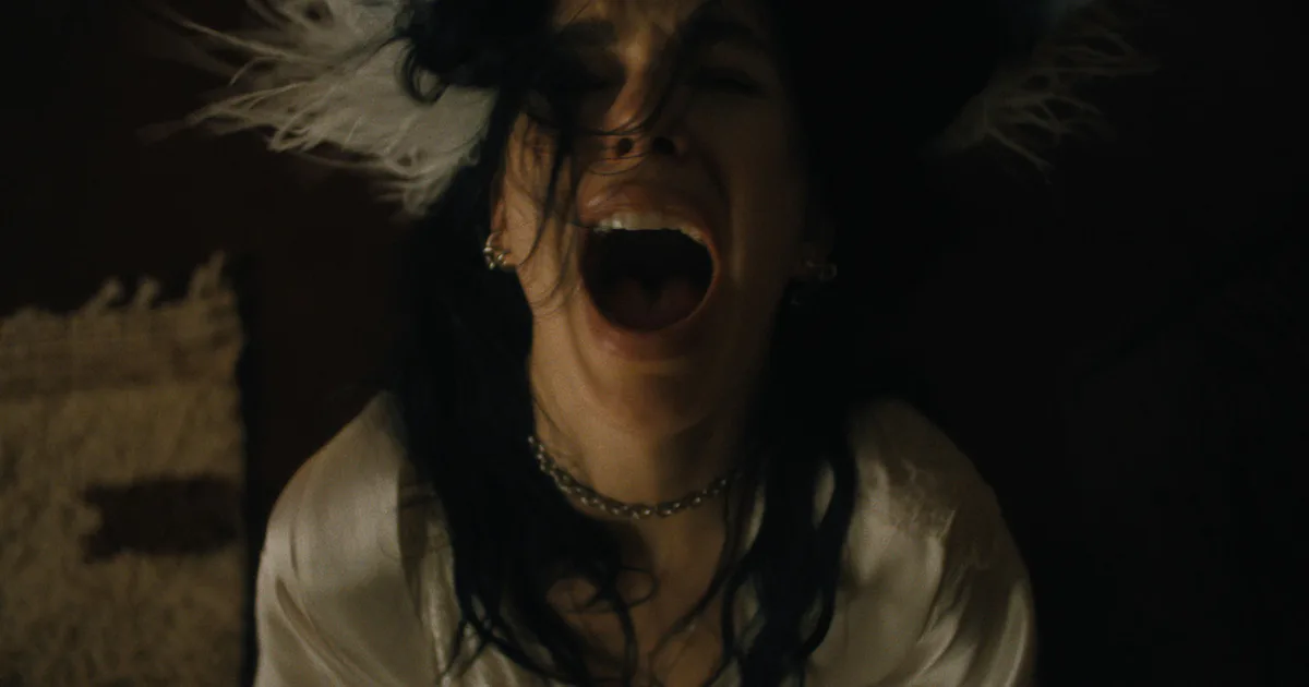 Netflix heeft zojuist stilletjes de meest bizarre horrorserie van het jaar uitgebracht