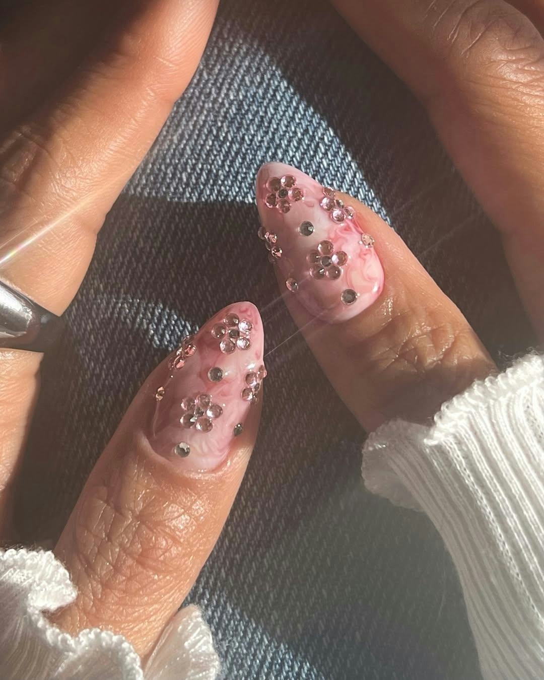 floral nail inspo