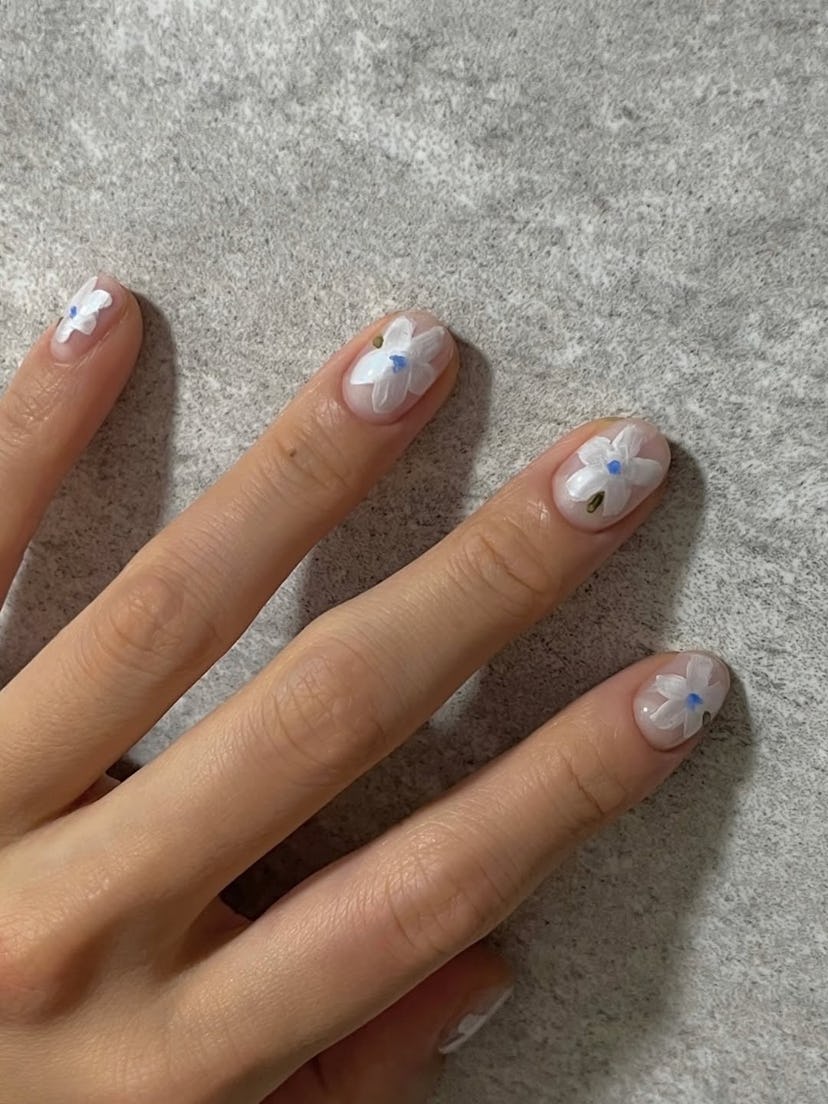 nail ideas with florals