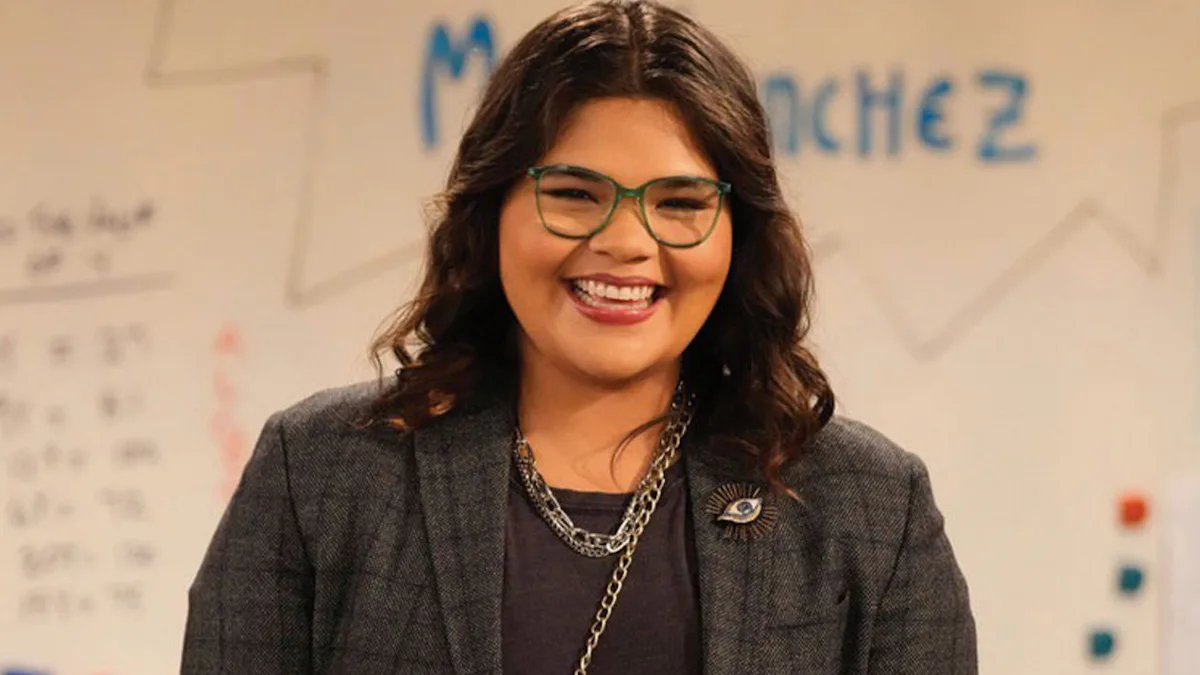 Belissa Escobedo On 'Happy's Place,' Comedy, & Reba McEntire