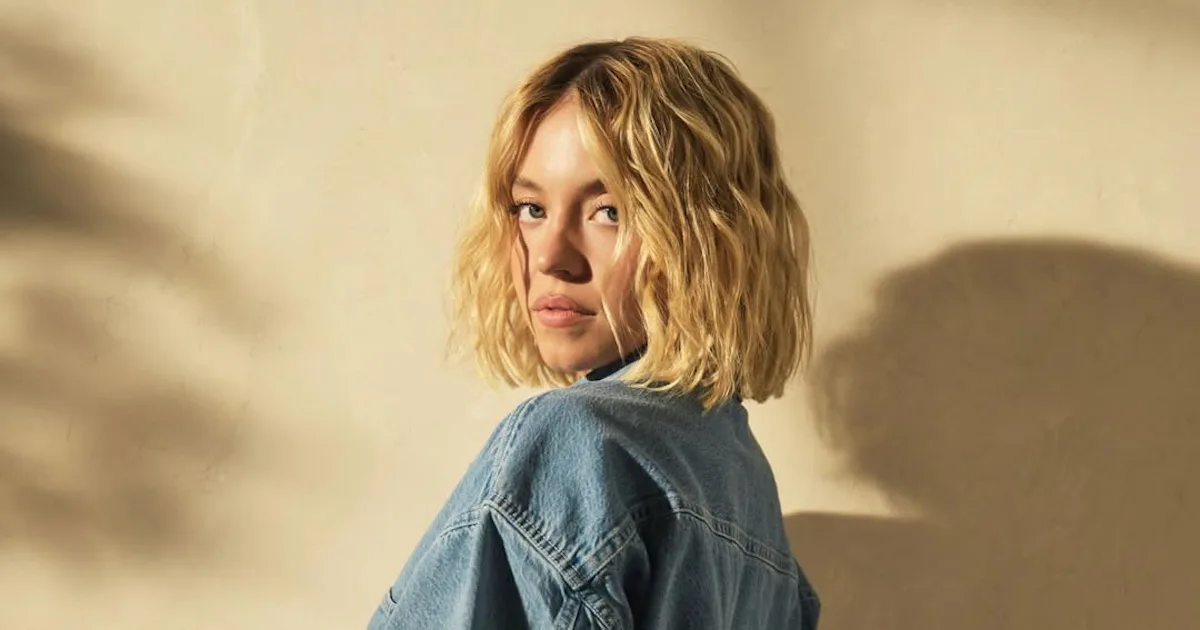 Sydney Sweeney Wore A "Summer Canadian Tux" & Now I Want A "Summer Canadian Tux"