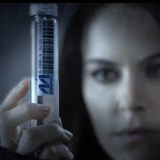 Emily Hampshire as Jennifer Goines in '12 Monkeys' Season 2.