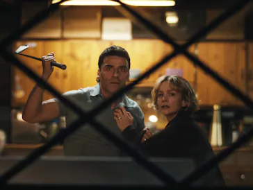 Oscar Isaac and Carey Mulligan in Beef