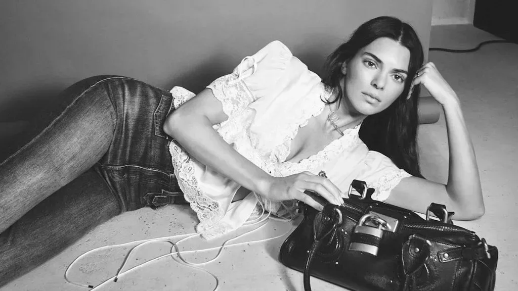 Kendall Jenner, Tate McRae, & More It Girls Are Obsessed With This Y2K-Era Bag