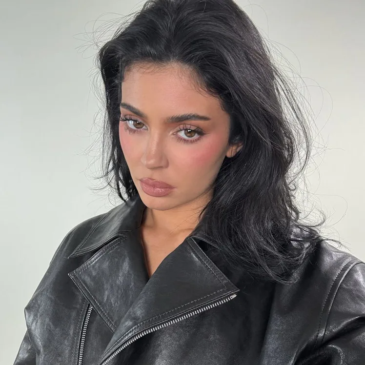 The messy part puts the hair part debate to rest.