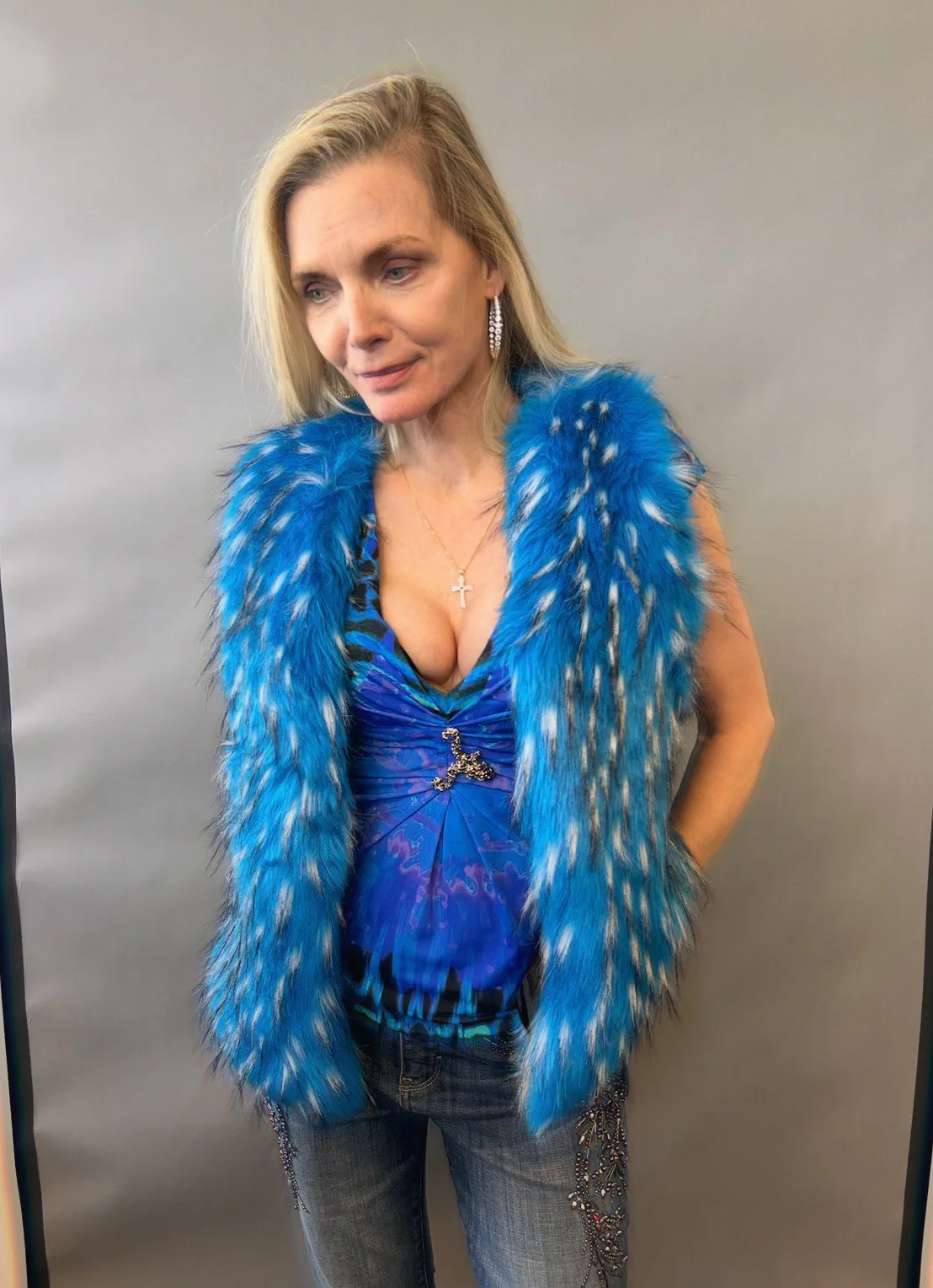 Margo's Got Money troubles costumes