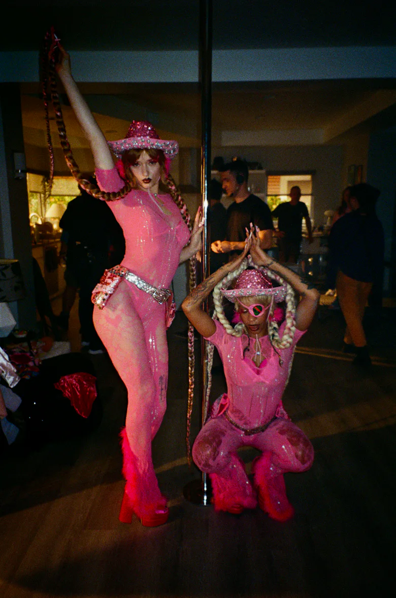 Margo's Got Money troubles costumes