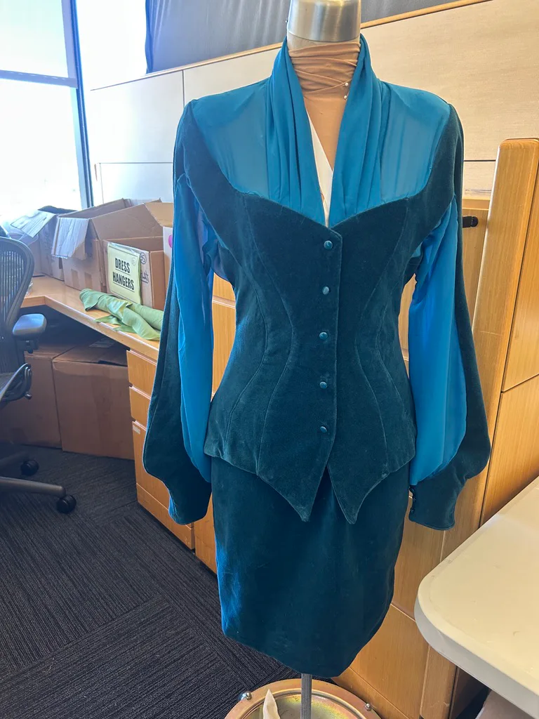 Margo's Got Money troubles costumes