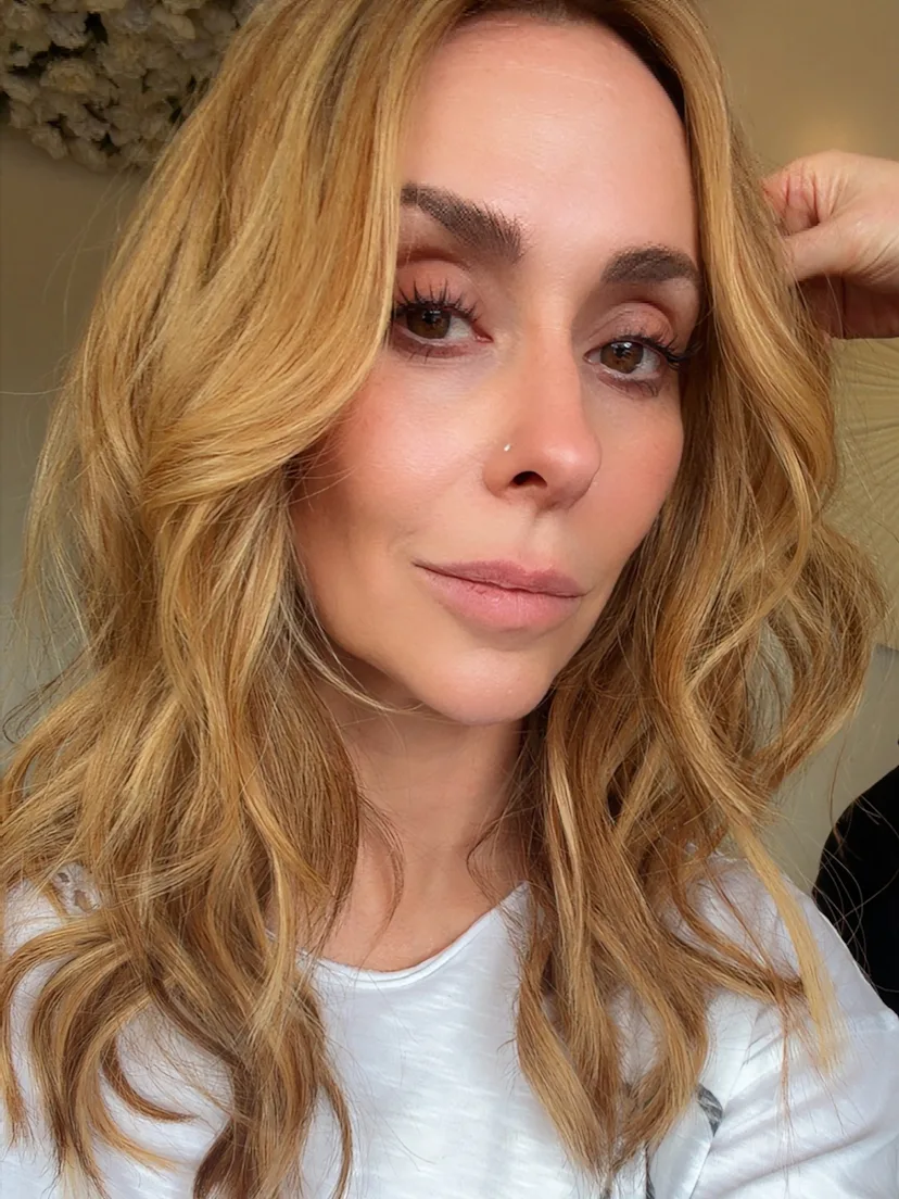 Jennifer Love Hewitt with blonde hair