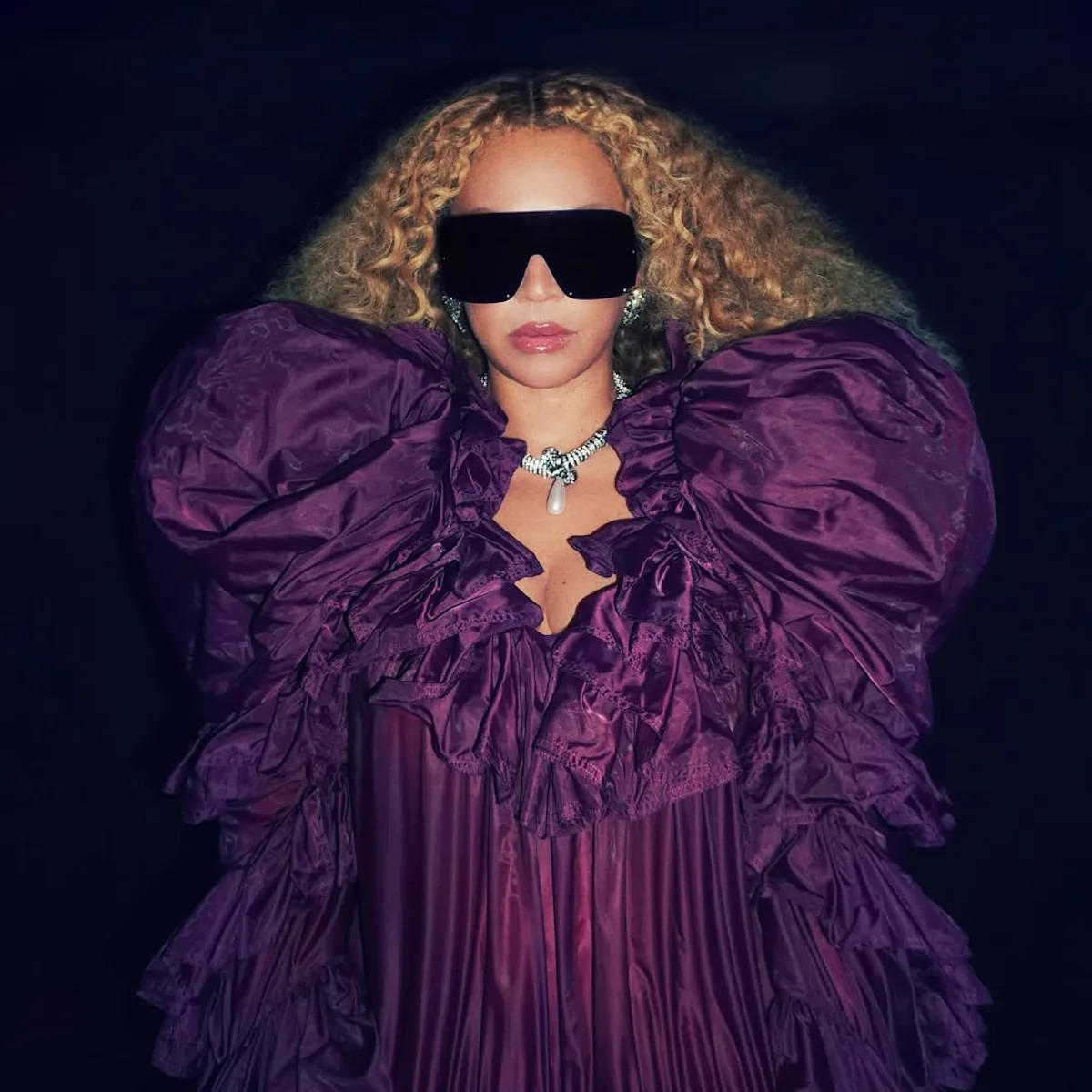 Beyonc Celebrates 10 Years of 'Lemonade' With a Fashion Throwback Beyonc Celebrates 10 Years of 'Lemonade' With a Fashion Throwback