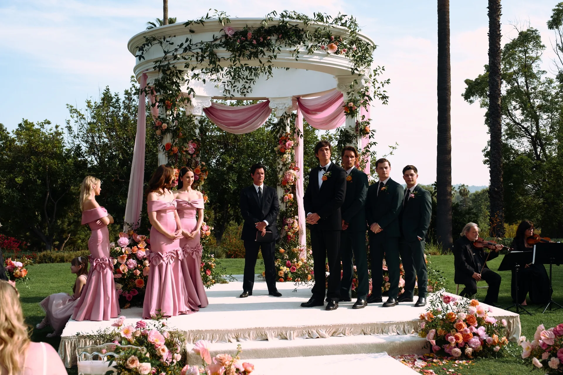 Everyone Out-Slayed Cassie Jacobs At Her Own Wedding On 'Euphoria' Everyone Out-Slayed Cassie Jacobs At Her Own Wedding On 'Euphoria'