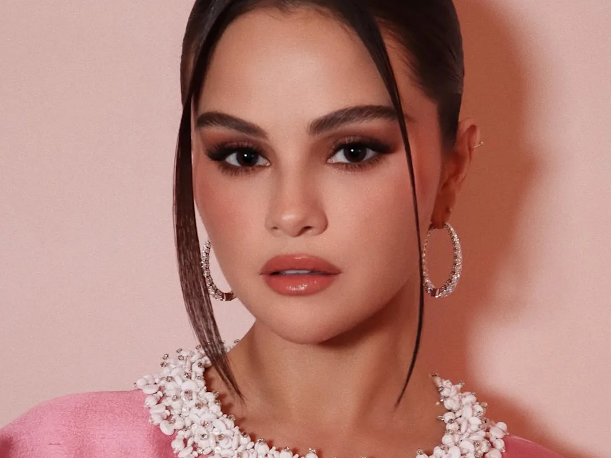 Selena Gomez's Pink Prada Dress Helped Her Stay True To Herself Selena Gomez's Pink Prada Dress Helped Her Stay True To Herself