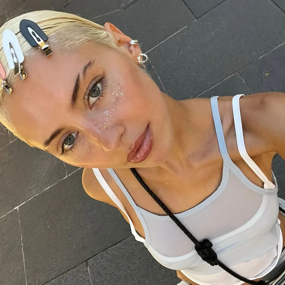 no-crease makeup clips hair accessory trend