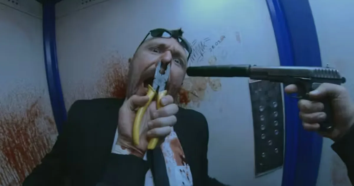 10 jaar geleden probeerde een controversiële actiethriller – en faalde – om de cinema zoals wij die kennen opnieuw uit te vinden