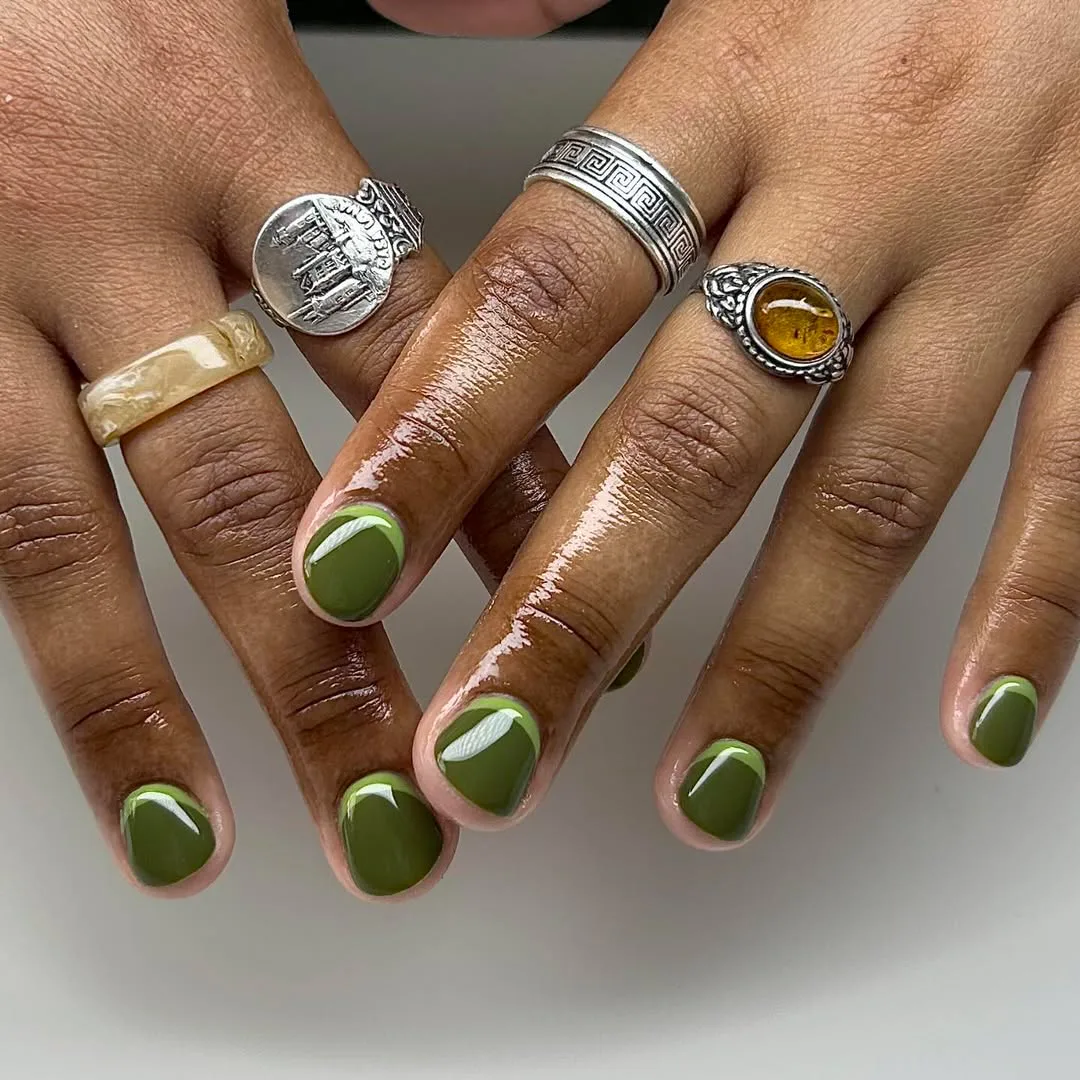 reverse french tip mani