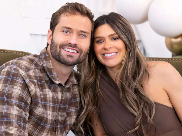 Taylor Frankie Paul claims Dakota Mortensen tattooed her initials on his lip.