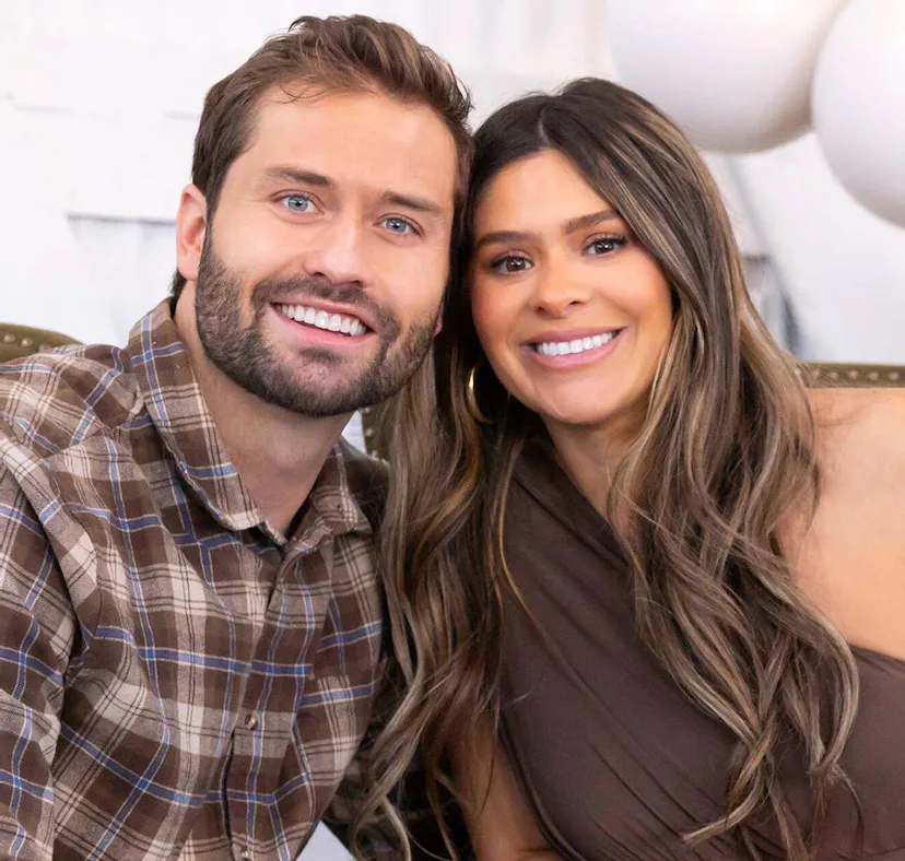 Taylor Frankie Paul claims Dakota Mortensen tattooed her initials on his lip.