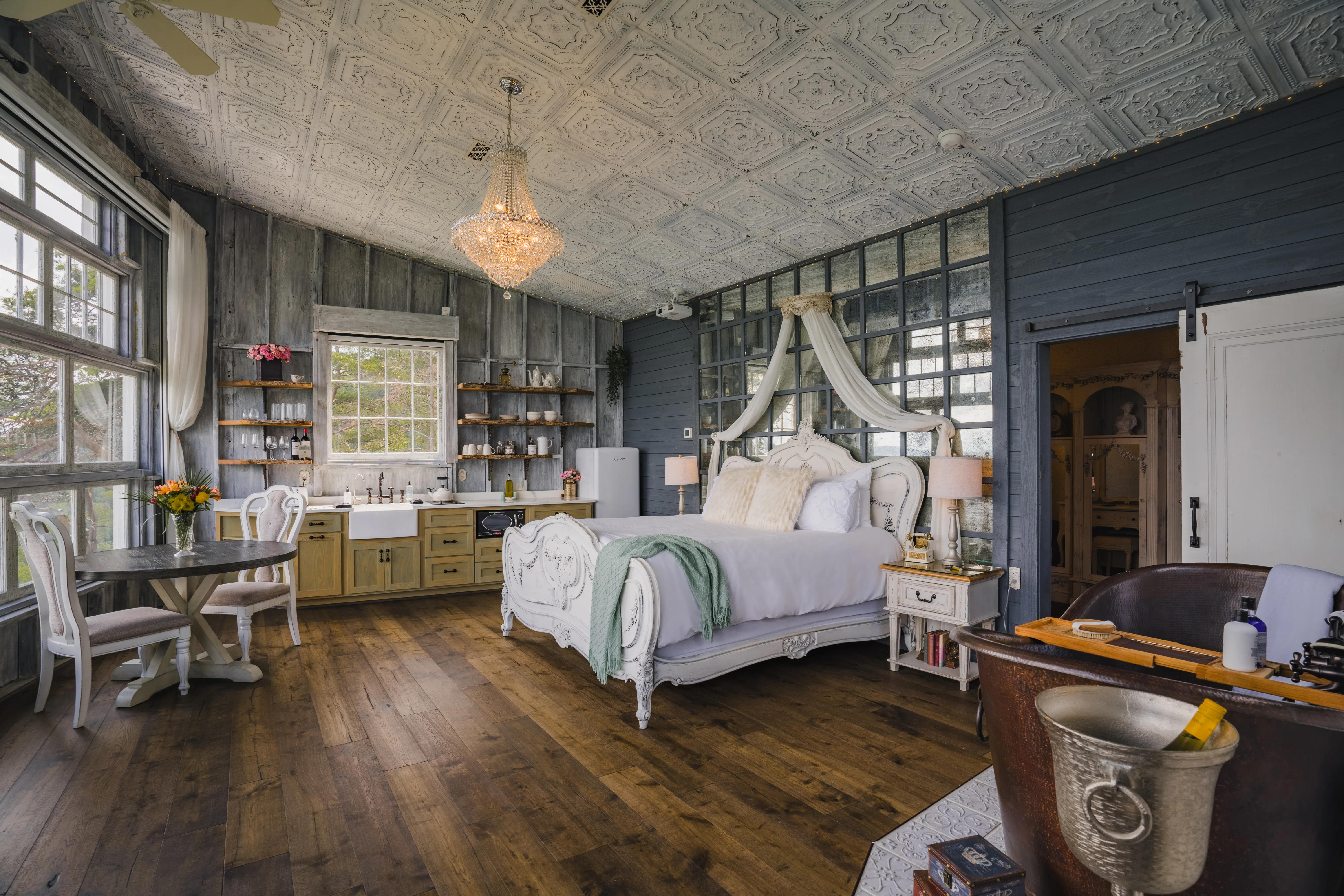 Bolt Farm Tree House