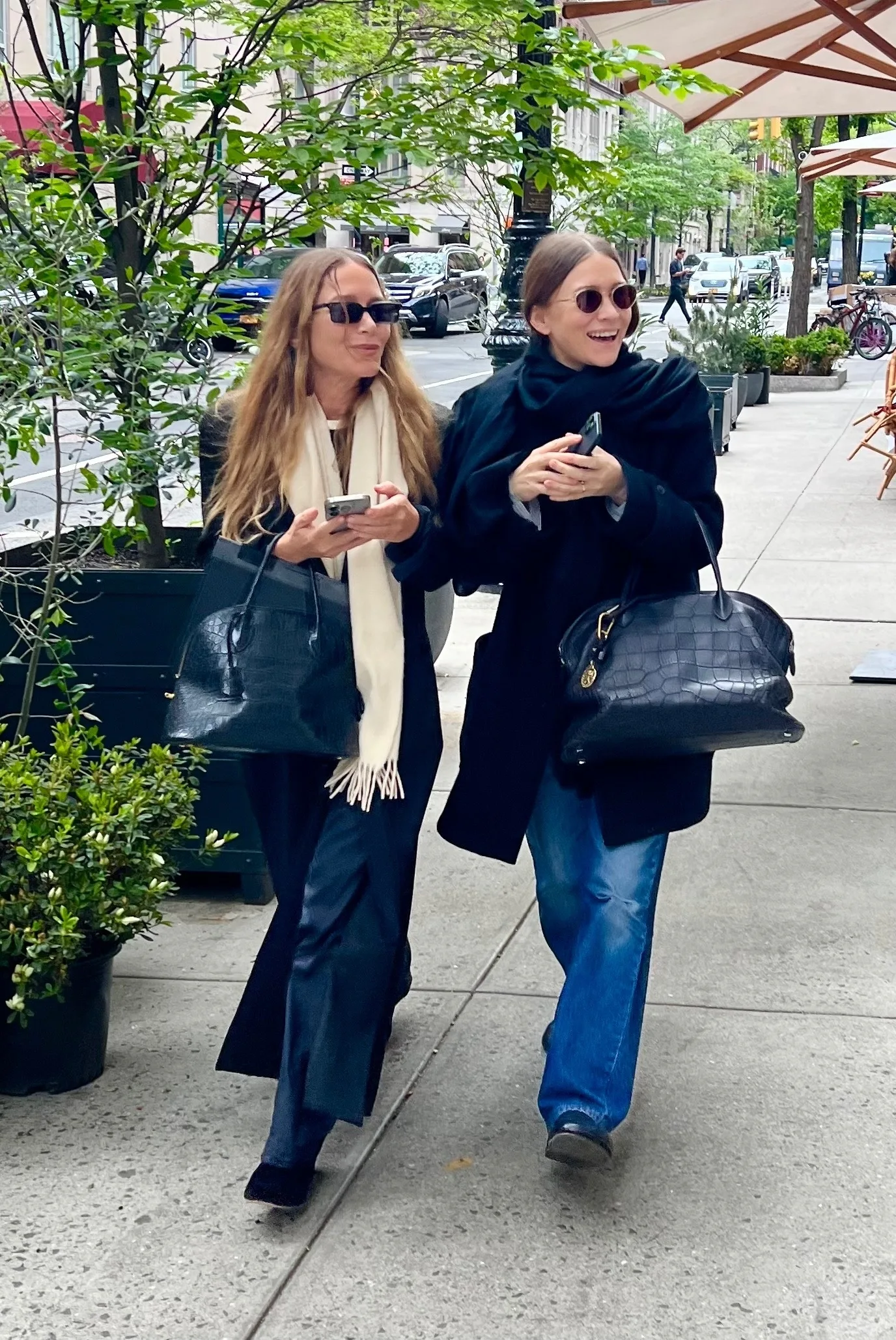 Mary-Kate & Ashley Olsen's Rare Street Style 
