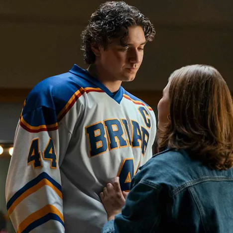 Belmont Cameli talks about 'Off Campus' changing Garrett's breakup with Hannah from the book.
