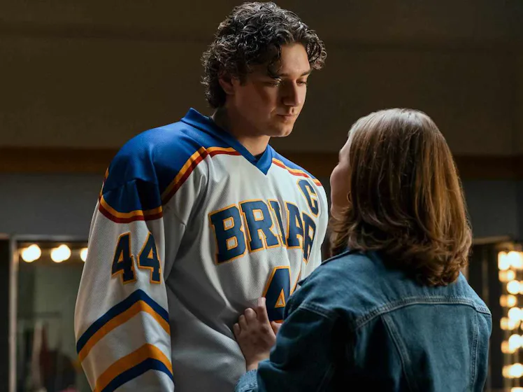 Belmont Cameli talks about 'Off Campus' changing Garrett's breakup with Hannah from the book.