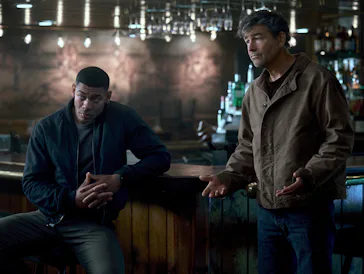 John Stewart (Aaron Pierre) and Hal Jordan (Kyle Chandler) in Lanterns