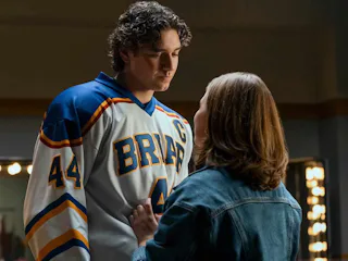 Here's the relationship status of every 'Off Campus' star.
