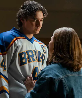 Here's the relationship status of every 'Off Campus' star.