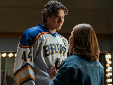Here's the relationship status of every 'Off Campus' star.