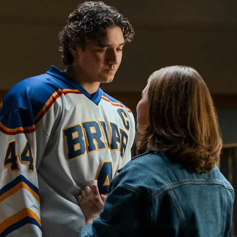 Here's the relationship status of every 'Off Campus' star.