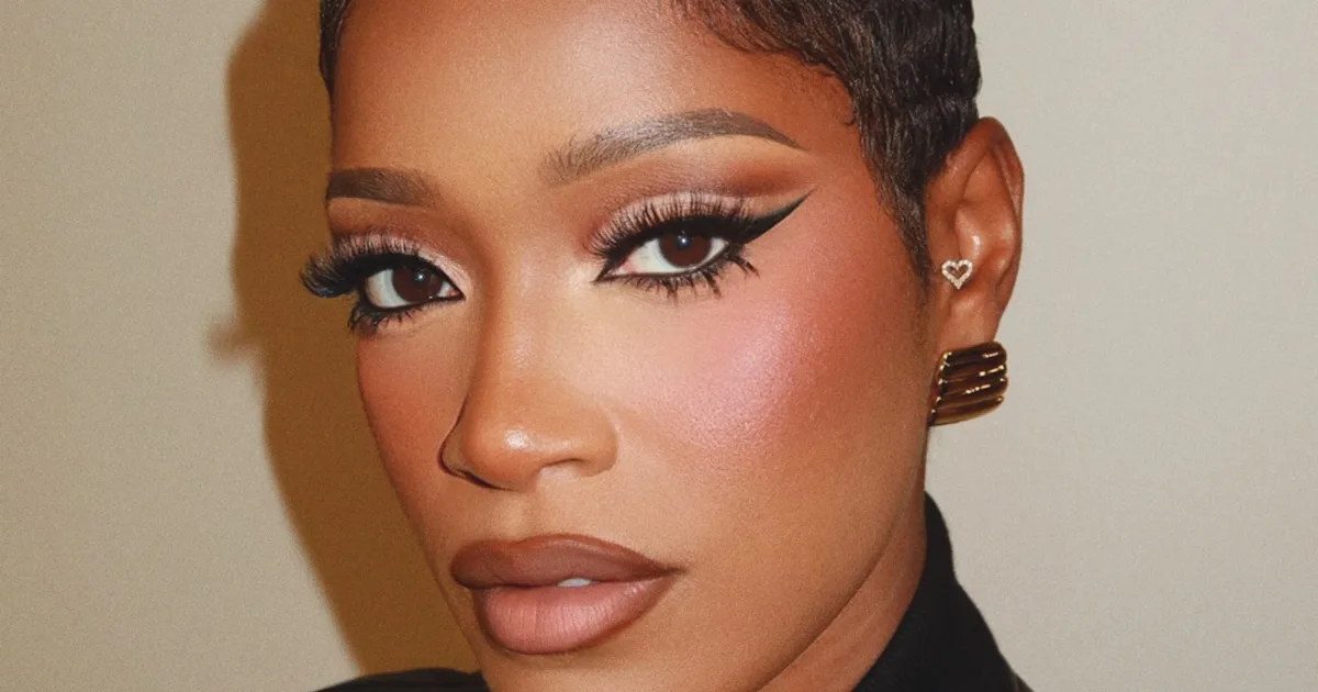 10 Celebrity Cut Crease & Halo Eye Looks To Add To Your Summer Mood Board 10 Celebrity Cut Crease & Halo Eye Looks To Add To Your Summer Mood Board