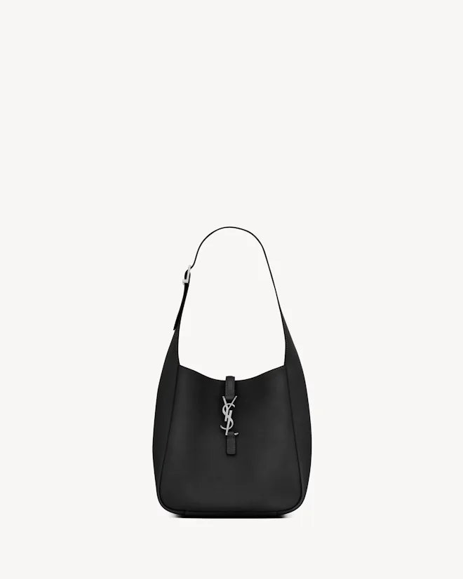Le 5 À 7 Supple Small Leather Shoulder Bag