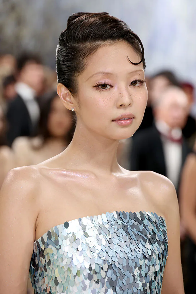 Your guide to the cool-toned "cherry blossom blush" trend, straight from a makeup artist.