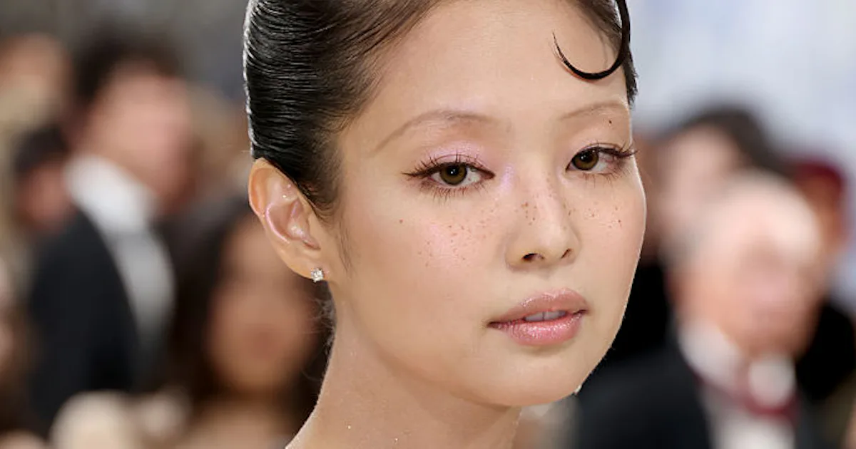 "Cherry Blossom Blush" Is The Romantic Makeup Trend Taking Over TikTok