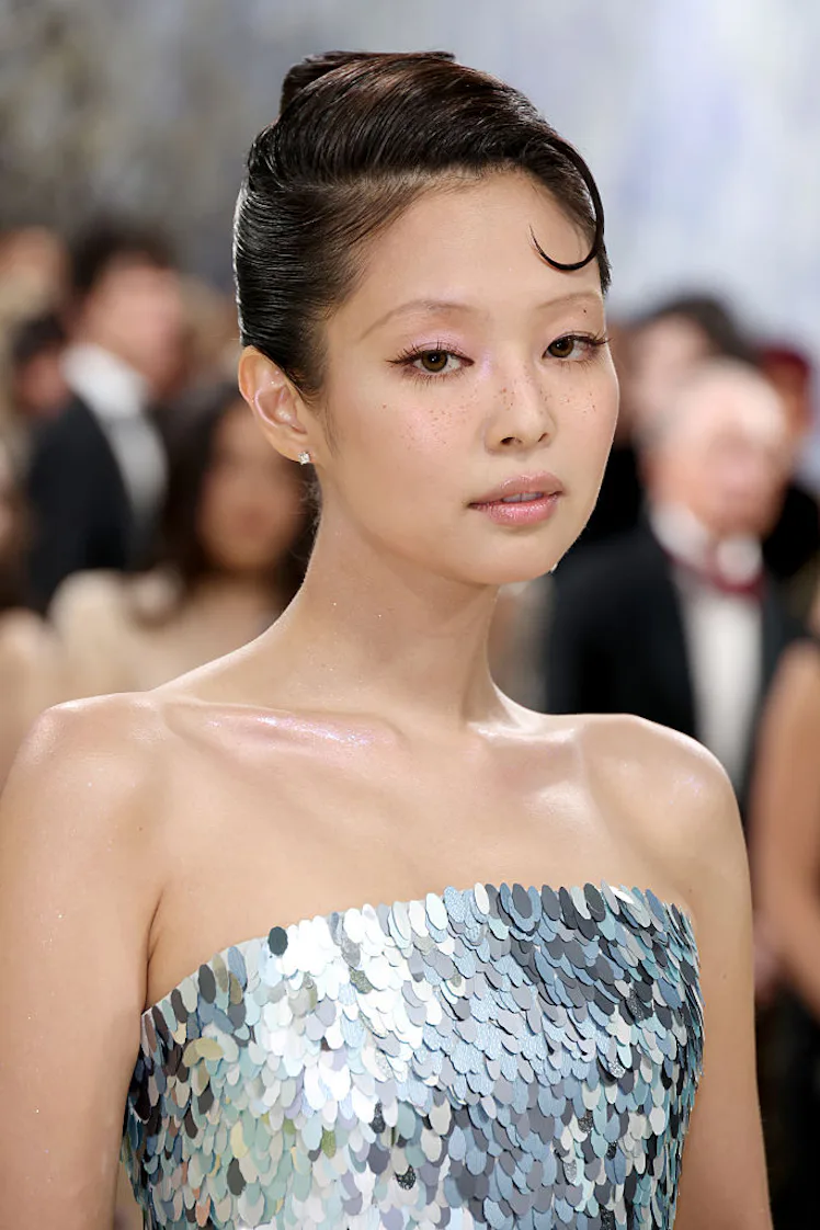 Your guide to the cool-toned "cherry blossom blush" trend, straight from a makeup artist.
