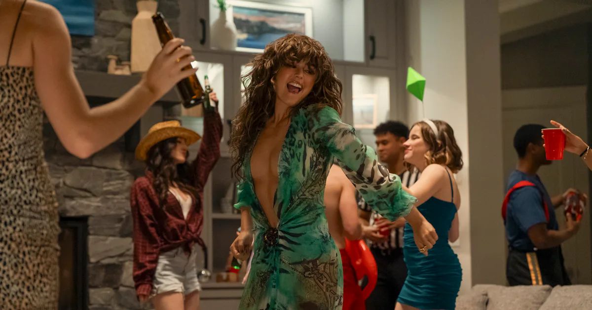 J.Lo Loves Allie & Dean's Off Campus' Dance As Much As You Do