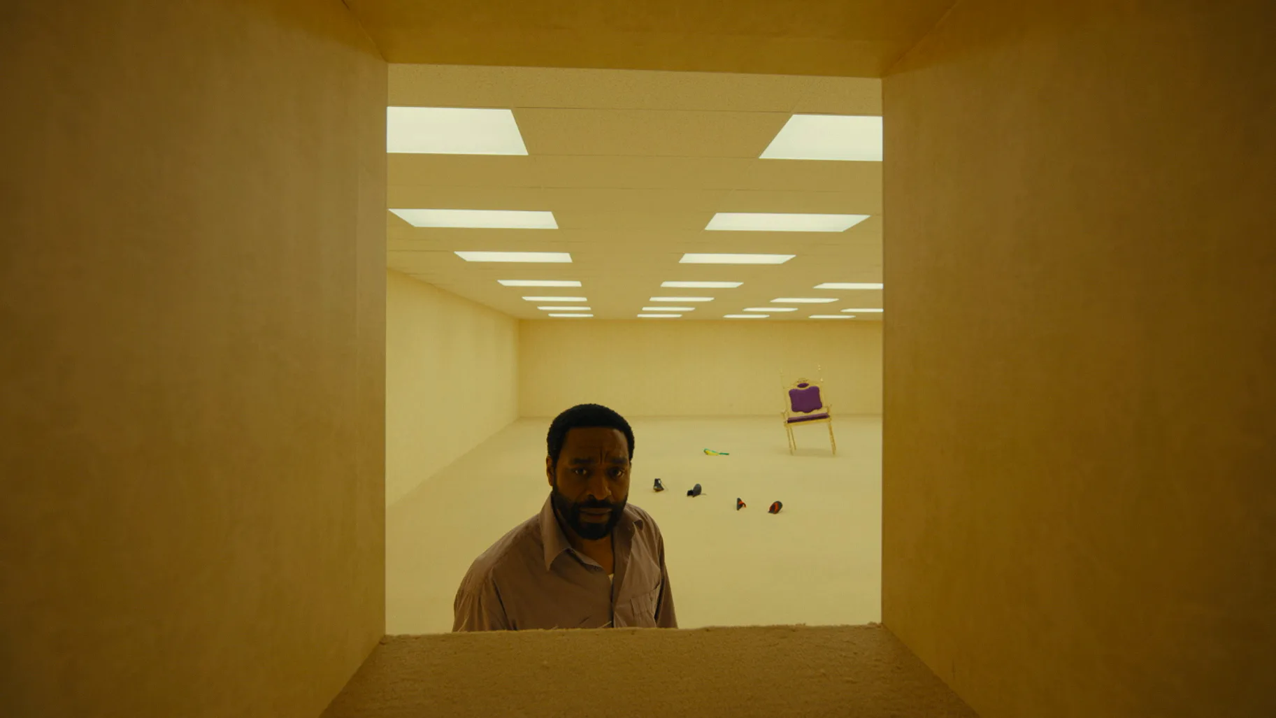 Chiwetel Ejiofor in the Backrooms.