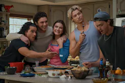 Tucker, Garrett, Hannah, Dean, and Logan on Off Campus. Photo via Prime Video