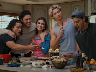 Tucker, Garrett, Hannah, Dean, and Logan on Off Campus. Photo via Prime Video