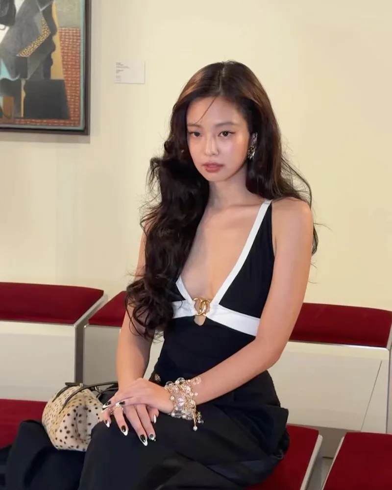 Jennie at the Chanel show in Seoul