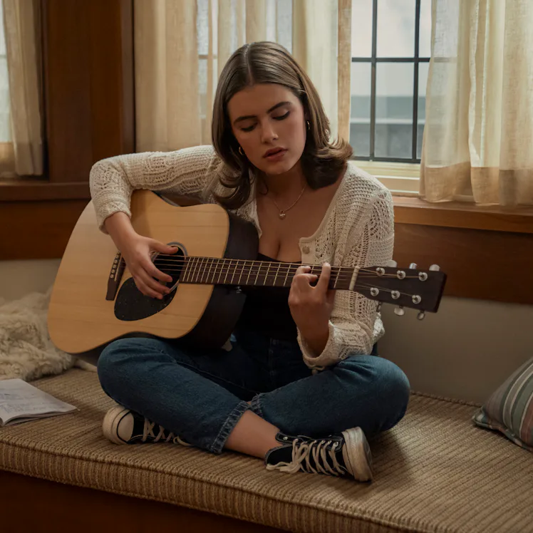 Ella Bright as Hannah in Off Campus. Photo via Prime Video